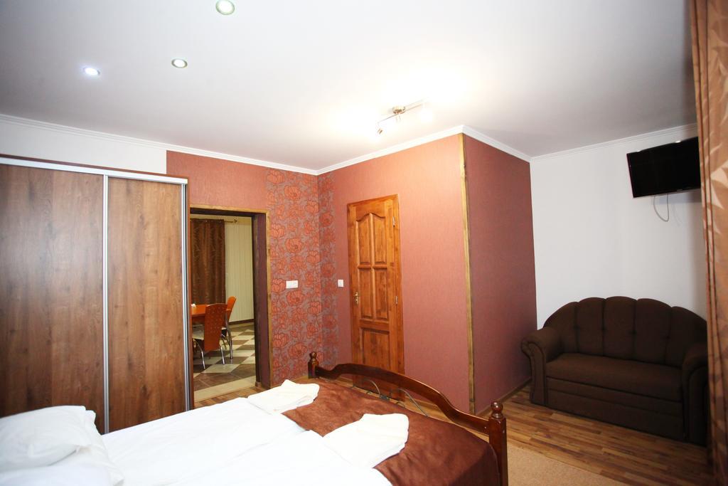 Mirage Hotel Beregovo Habitación foto