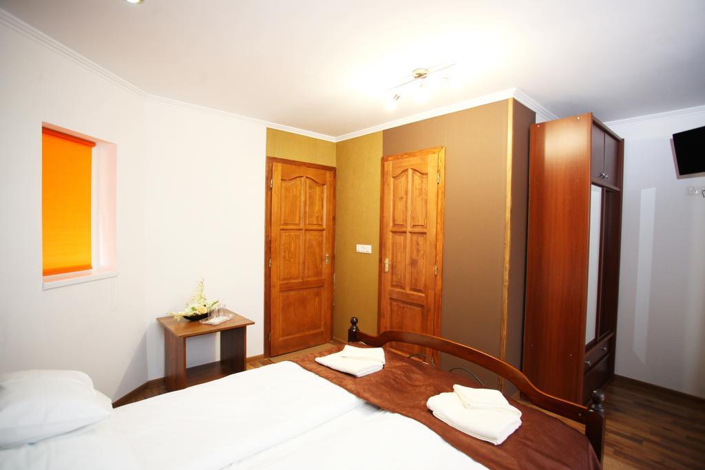 Mirage Hotel Beregovo Habitación foto