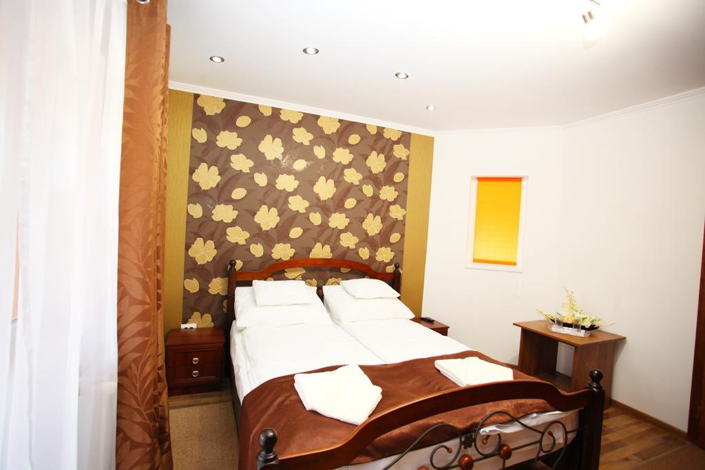Mirage Hotel Beregovo Habitación foto