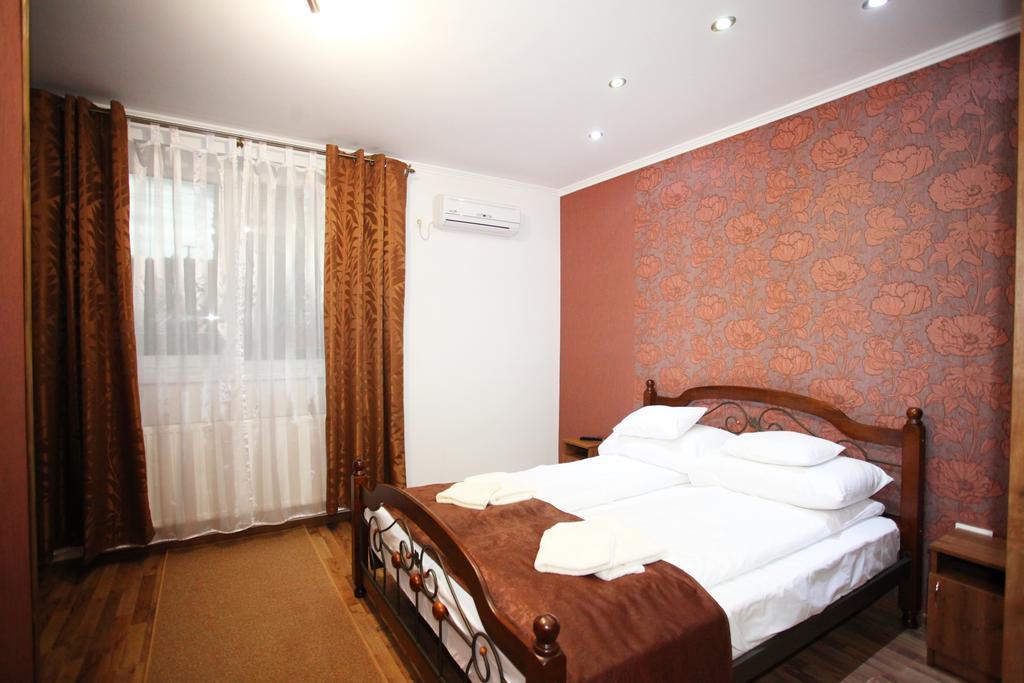 Mirage Hotel Beregovo Habitación foto
